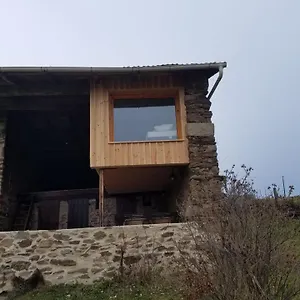 Hébergement de vacances Maison De Charme En Livradois, Mayres (Puy-de-Dome)
